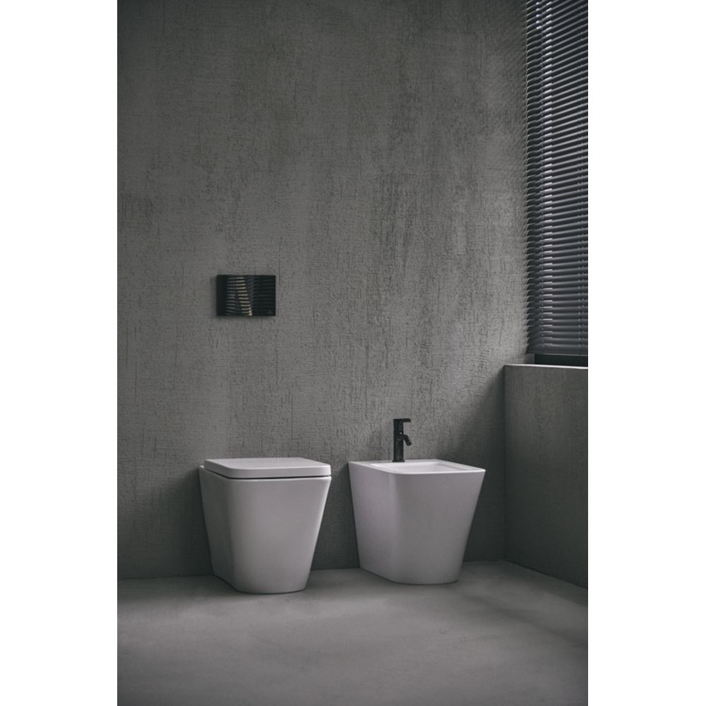 Bideu stativ Ideal Standard Blend Cube back to wall alb lucios [5]