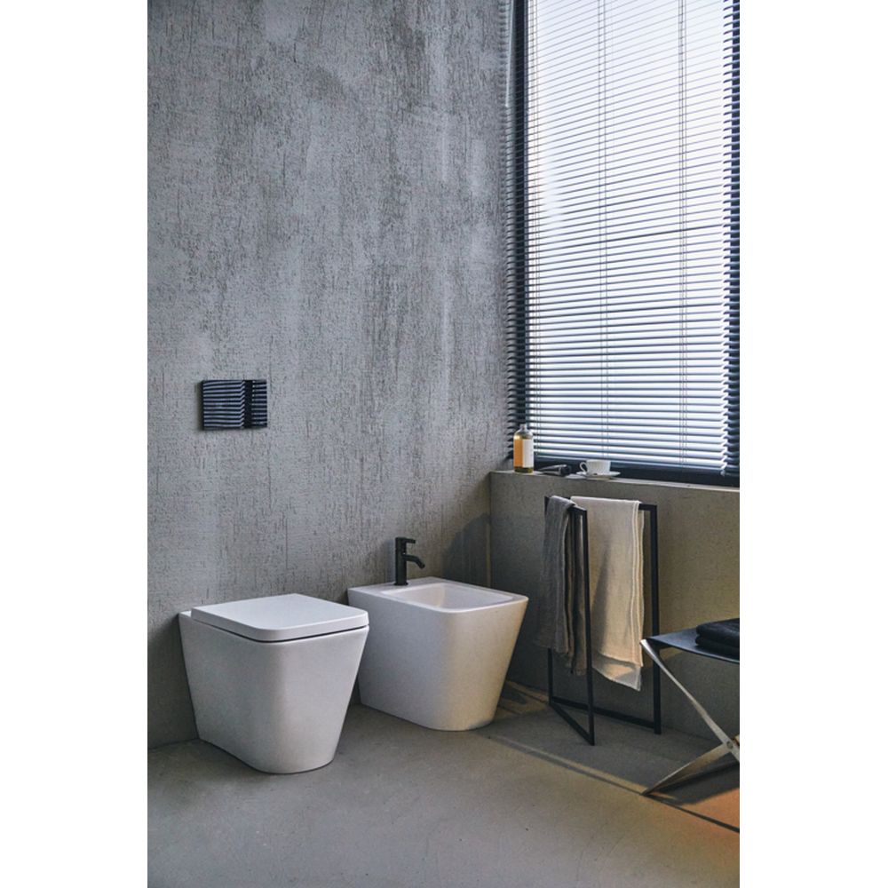 Bideu stativ Ideal Standard Blend Cube back to wall alb lucios [6]