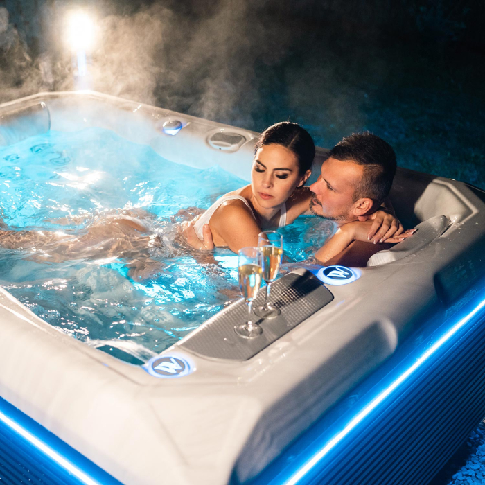 Minipiscina jacuzzi 3 persoane, alb-lucios, 32 jeturi, WiFi, sistem audio, pompa caldura integrata, In-Line WIS, unitate Gecko IN.YE-3, 160 x 215, Wellis Teide Life Premium Plus [19]