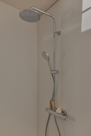 Coloana de dus cu baterie termostatata si etajera Ideal Standard Ceratherm T50 crom lucios [1]