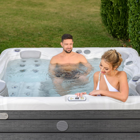 Minipiscina jacuzzi 5 persoane Wellis, alb-lucios, 42 jeturi hidromasaj, WiFi, sistem audio, 200×200 cm, Wellis Budapest Life Deluxe [4]